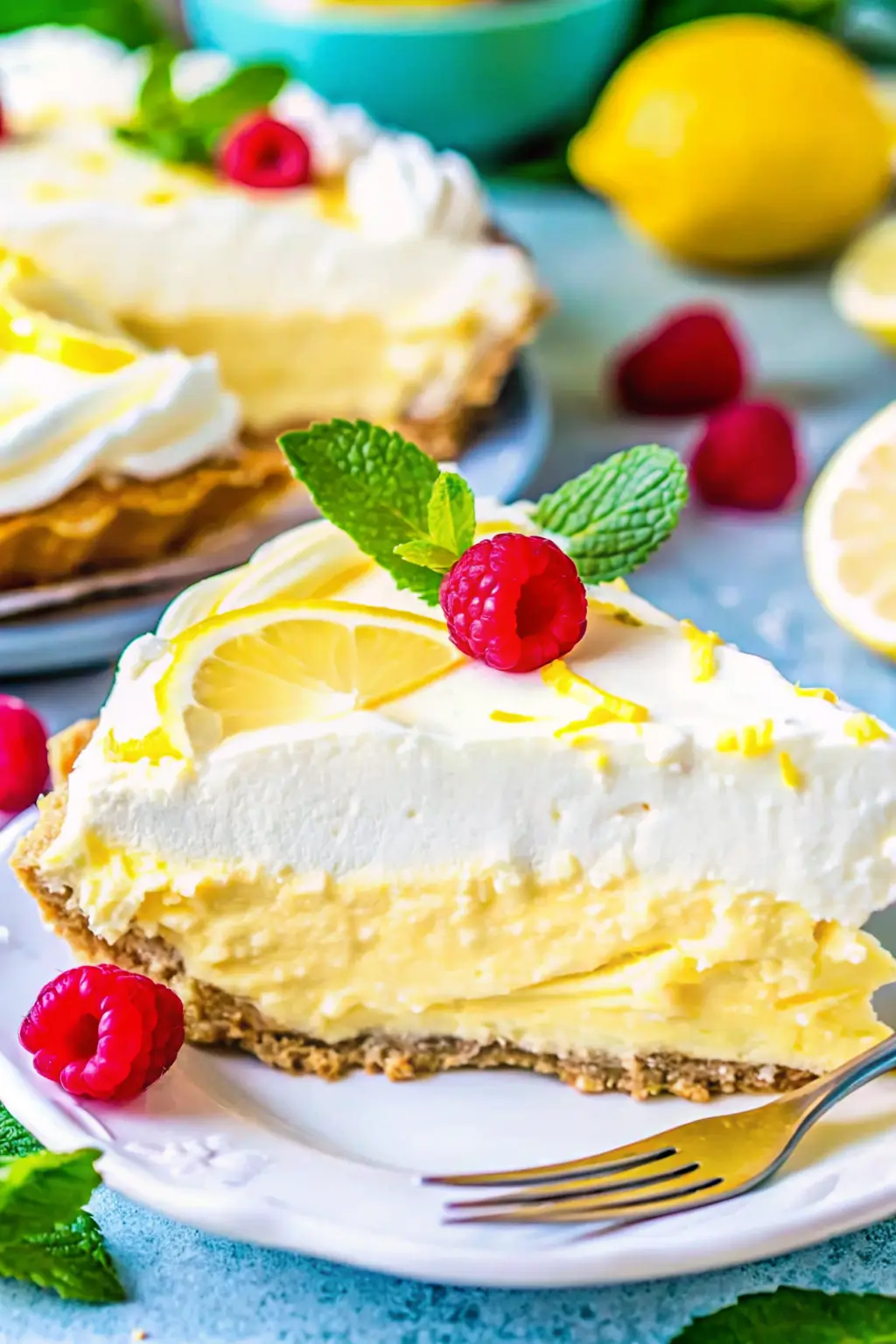 No Bake Lemon Pie with Whipped Cream and Lemon Slices